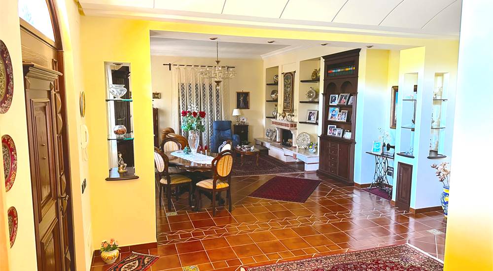 SITTING ROOM