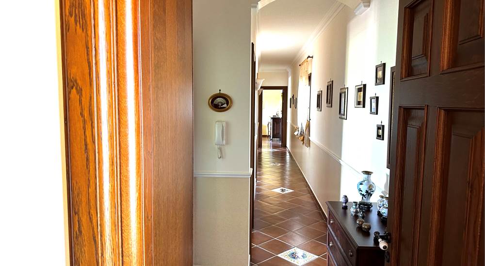 FIRST  FLOOR HALLWAY