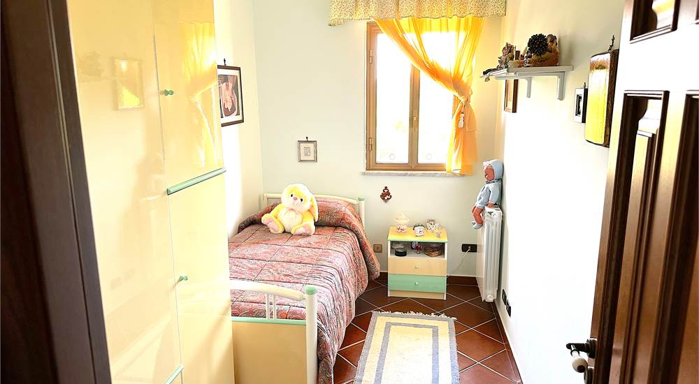 FIRST FLOOR SINGLE BEDROOM