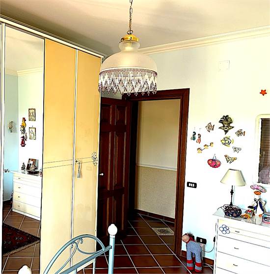 FIRST FLOOR BEDROOM