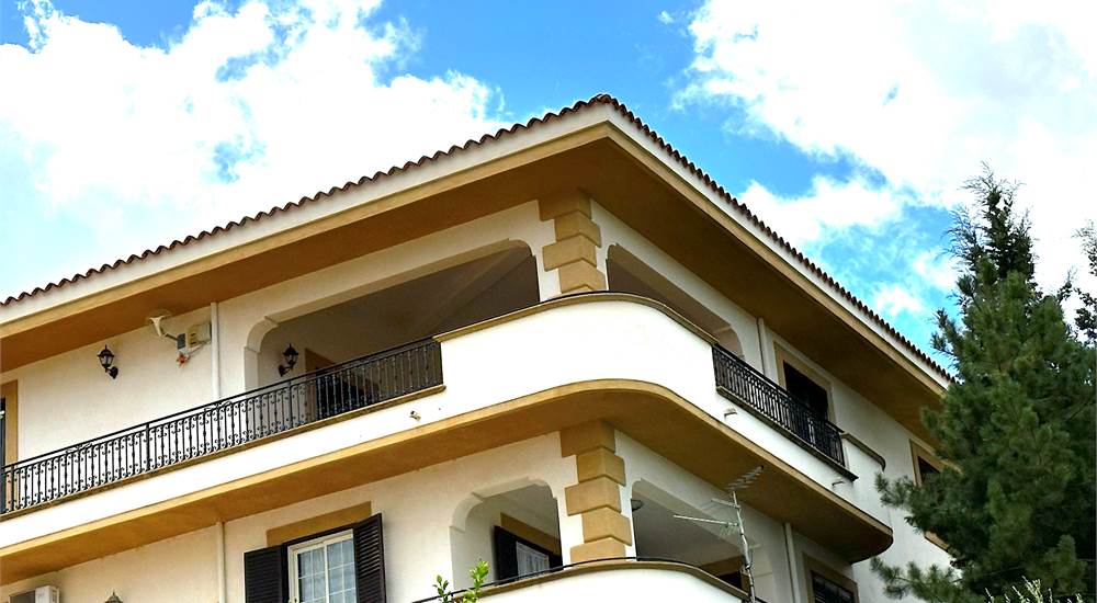 VISTA VILLA DALLA STRADA 