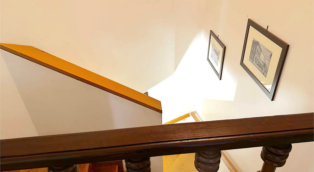 STAIRS TO GROUND FLOOR