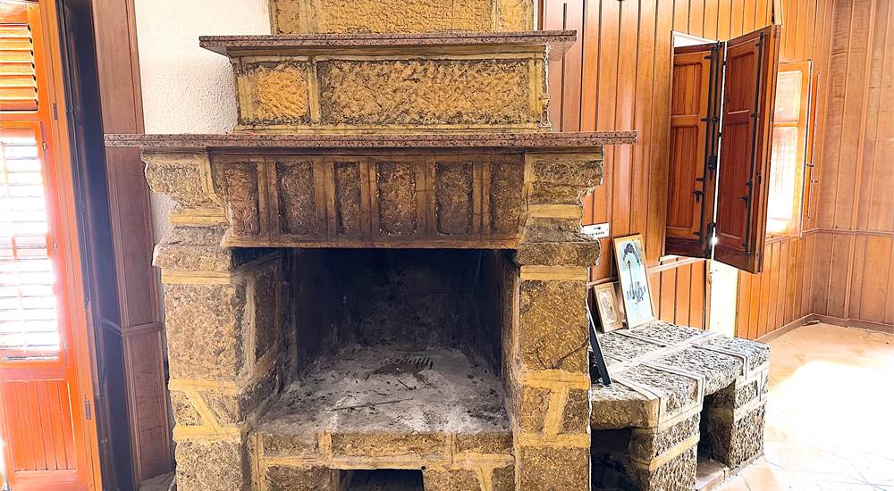 FIREPLACE, LIVING ROOM, GROUND FLOOR